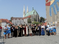 deutsche, polnische und sorbische Oberlausitzer auf der Altstadtbrücke Görlitz-Zgorzelec