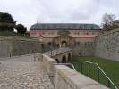 Kommandantenhaus (errichtet 1669) mit dem Peterstor (1666-668) und der Petersbrücke (1670), am Eingang der Zitadelle Petersberg.