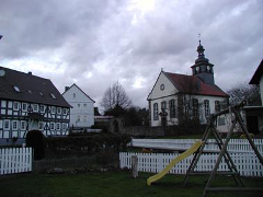 Der Kulturverein Landenhausen veranstaltet bereits zum 9. mal den Kunstspaziergang in Landenhausen, bei dem neben Ausstellungen zahlreicher Künstler auch musikalische Unterhaltung geboten wird.