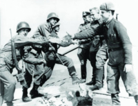 Das Foto vom Handschlag amerikanischer und sowjetischer Soldaten am 25. April 1945 auf der Elbbrücke in Torgau ging um die Welt.“