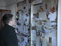 Виставка «Блаженний Папа Іван Павло ІІ та Україна» в Городку