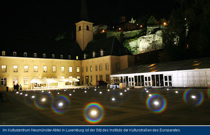 Im Kulturzentrum Neumünster-Abtei in Luxemburg ist der Sitz des Instituts der Kulturstraßen des Europarates.